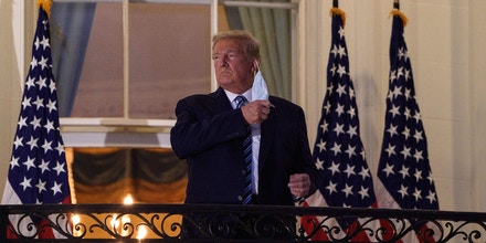 ހޮސްޕިޓަލް ދޫކޮށް ޓްރަމްޕް ވައިޓް ހައުސްއަށް