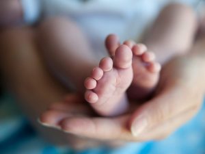 މަރުވެއްޖެ ކަމަށް ނިންމި އެއްމާބަނޑު ދެ ކުދިން މަރުނުވާކަން އެނގުނީ ވަޅުލަން އުޅެނިކޮށް