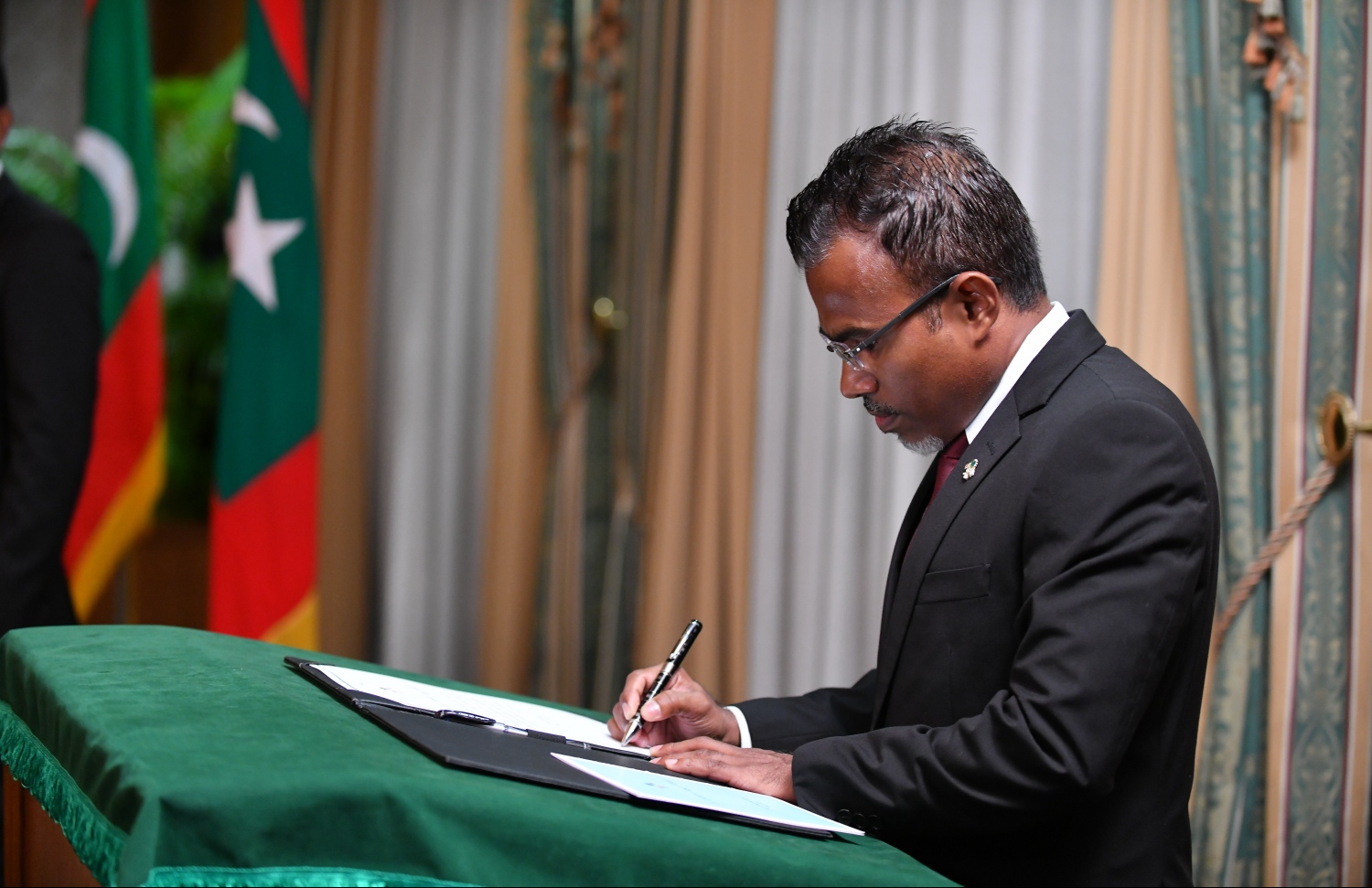 ދީބާޖާއަށް 348 މިލިއަން ދޭން އެންގި ގޮތެއް ނޭގޭ، އެދެނީ ހުކުމްބާތިލްކުރަން: ދައުލަތް