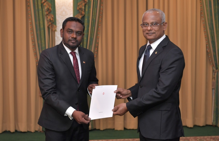 އިލެކްޝަންސް ކޮމިޝަނުގެ ނައިބް ރައީސް އަކްރަމް ކޯވިޑަށް ޕޮޒިޓިވްވެއްޖެ