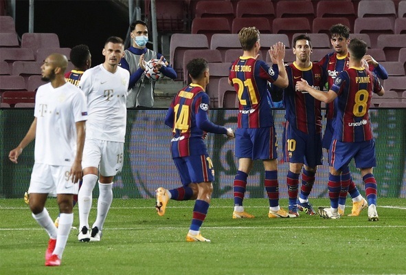 ބާސެލޯނާ ފެންވަރު ދައްކާލައިފި