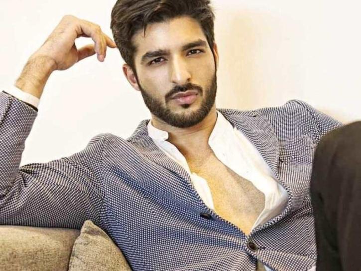 ސުޝްމީތާގެ ލޯބިވެރިޔާ ރޮހްމާން މިއީ ކާކުކަން އިނގެން ބޭނުންތަ؟