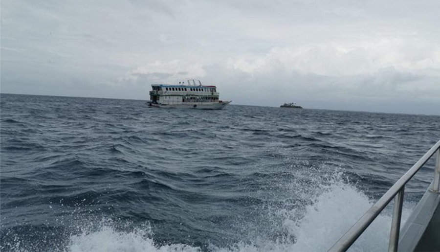 ބޯޓެއްގެ އިންޖީން ހުއްޓި ކޯސްޓްގާޑުން އެހީތެރިކަން ފޯރުކޮށްދީފި