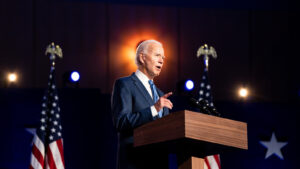 ޖޯ ބައިޑަންގެ 30 އަހަރުވީ ހުވަފެން