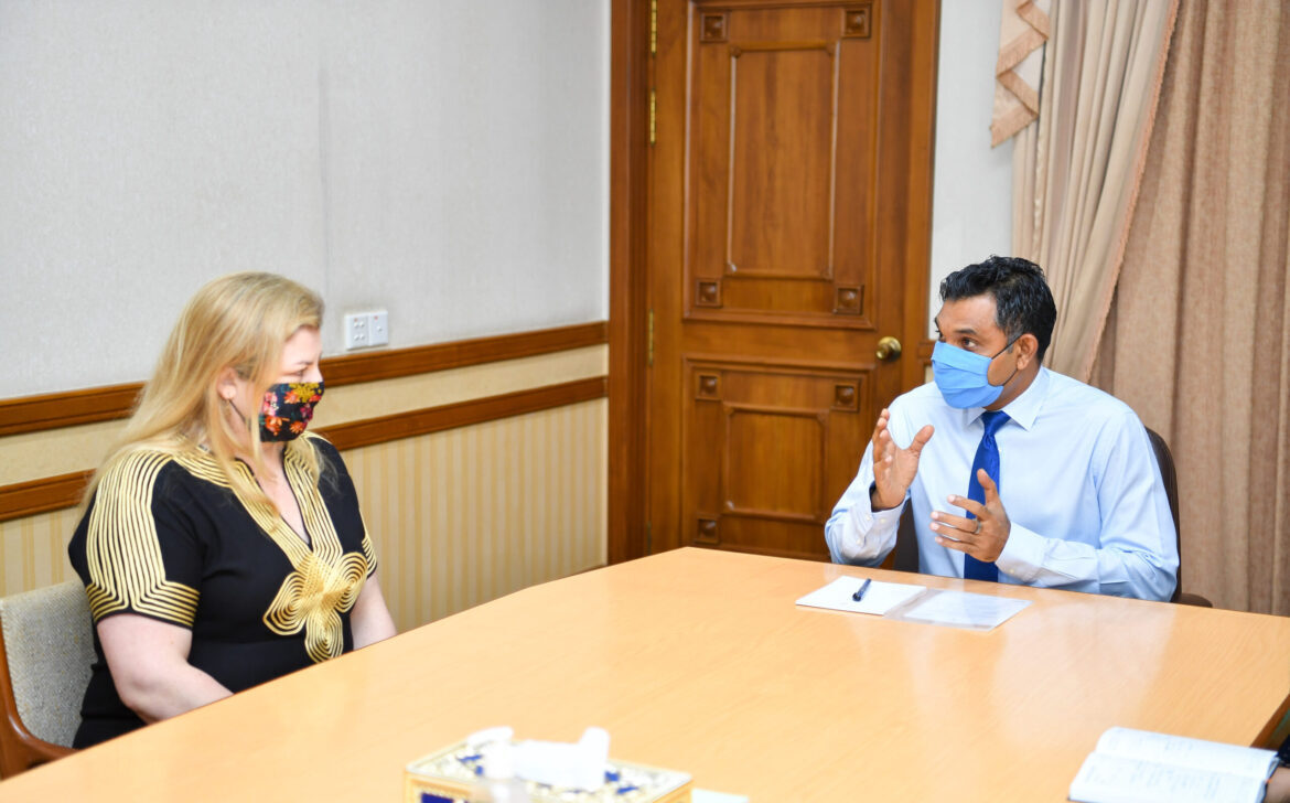 ކޯވިޑް-19 އިން އަރައިގަތުމުގަ ރާއްޖޭގެ މަސައްކަތަށް އ.ދ.ގެ ރެޒިޑެންޓް ކޯޑިނޭޓަރުގެ ތަޢުރީފް