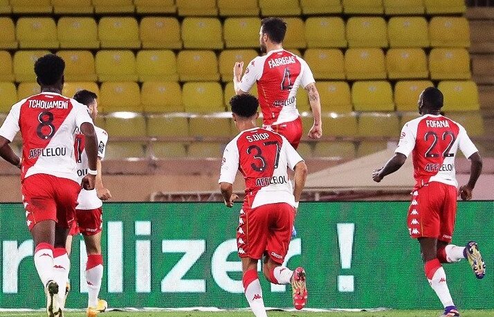 މޮނާކޯ ފަހަތުންއަރައި ޕީއެސްޖީ ބަލިކޮށްފި