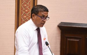 މިދައުރުގައި މަޖިލީހަށް ހާޒިރުކުރާ ފުރަތަމަ ވަޒީރަކަށް އަސްލަމް