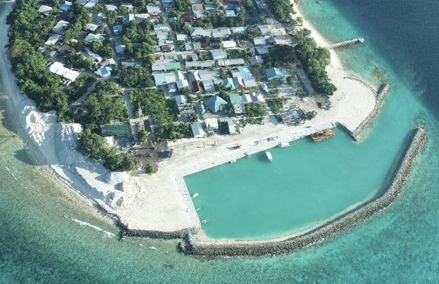 ހެނބަދޫ ޒަމާނީ ބަނދަރާއެކު މަލަމައްޗަށް ނަލަކަން