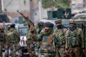 ކަޝްމީރުގެ މިނިވަންކަމަށް ހަގުރާމަކުރާ އިސް ކޮމާންޑަރު އަވަހާރަ ކޮށްލައިފި