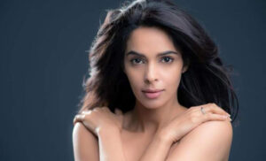 މަލިކާ ޝެރާވަޓްގެ "ސެކްސީ ސަޓަޑޭ" ސޯޝަލް މީޑިއާ ހަލަބޮލި ކޮށްލައިފި