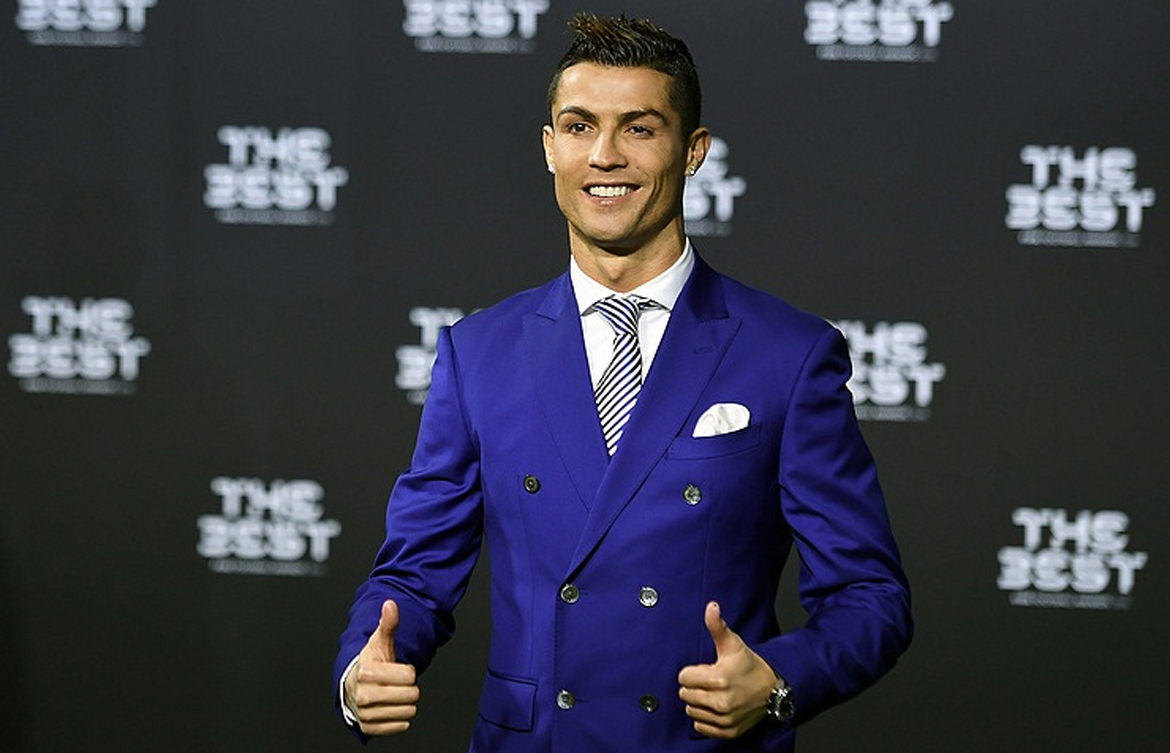 އަހަރުގެ ގޯލްޑަން ފުޓް އެވޯޑް ރޮނާލްޑޯއަށް