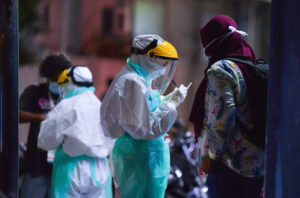 މިއަދު މާލެއިން 23 މީހުން އަދި ރަށްރަށުން 74 މީހުން ޕޮޒިޓިވް ވެއްޖެ