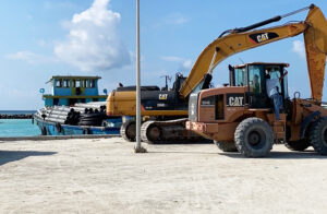 އުޞޫލުތަކާ ޚިލާފަށް ހަނިމާދޫ ބަނދަރު ސަރަޙައްދުން ބިން ދޫކުރި މައްސަލާގައި 3 މީހެއްގެ މައްޗަށް ދައުވާކުރަން ފޮނުވައިފި