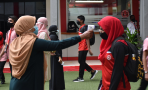 ގިނަ ދުވަސްތަކަކަށް ފަހު ދަރިވަރުން ސްކޫލަށް! މުދައްރިސުންނާ ދަރިވަރުން އުފަލުން ފޮޅިފައި!