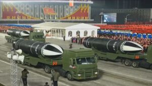 "ދުނިޔޭގެ އެންމެ ބާރުގަދަ ހަތިޔާރު"ގެ ގޮތުގައި، އުތުރު ކޮރެޔާއިން އުފެއްދި އާ ހަތިޔާރު ދައްކާލައިފި