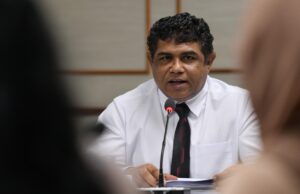 ގޯނި ގޯނީގައި ފައިސާ ނަގަމުންދާއިރު، ސަލާމަތަށް ހޭދަކުރަނެ ފައިސާ ނެތުމަކީ ރައްޔިތުންނަށްކުރާ ފުރައްސާރައެއް: ބޮންޑެ