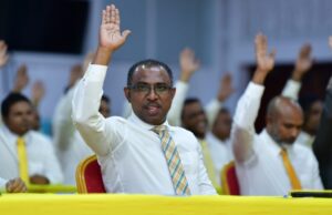 "އިންޑިއާ އައުޓް" ޖިނާއީ ކުށަކަށް ހެދުމަށް އެކުލަވާލާ ބިލާއިމެދު މާދަމާ ގޮތެއް ނިންމަނީ