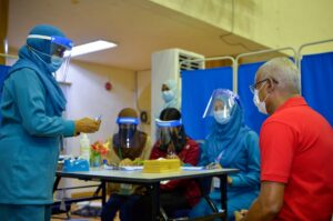 ކޯވިޑް ވެކްސިން: ދެ ޑޯޒް ފުރިހަމަކުރި މީހުންގެ އަދަދު 5،753 އަށް