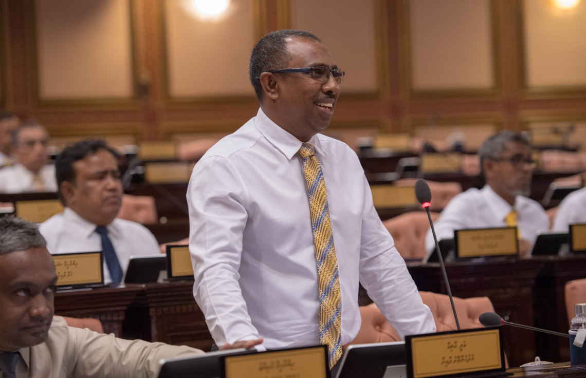 މާލޭގެ މޭޔަރުކަަމަށް ނަޝީދުގެ ތާއީދު އަލީ އާޒިމްއަށް