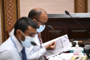 ކުރިއަށް އޮތް ދެއަހަރު ދަރަނި ކުޑަކުރަން ފިޔަވަޅުތަކެއް އަޅަނީ