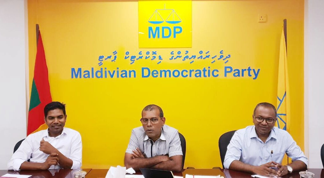 ނަޝީދުގެ ހަމަލާގެ މައުލޫމާތު ދޭންފެށުމުން، ގިނަ މެމްބަރުން ޤައުމީ މަޖިލިސް ދޫކޮށްލައިފި