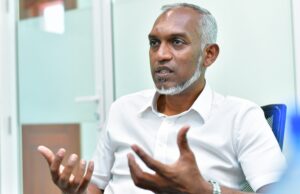 ބޭރުން އަންނަ މީހުން ކަރަންޓީންވާން ނުޖެހޭގޮތަށް ހެދުމުން ޑރ.މުޢިއްޒު ކަންބޮޑުވުން ފާޅުކޮށްފި