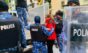 ޝަރުތުތަކާއިއެކު ދޫކޮށްލި ޢަމުރުތައް ޤާނޫނާއި ޚިލާފް، ހުރިހާ ޢަމުރެއް ބާތިލްކޮށްފި