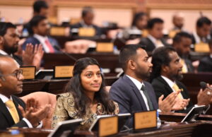 ޓެކްސް ބިލާއި ދެކޮޅަށް އެމްޑީޕީގެ ޕީޖީން ވޯޓު ދެއްވީ 14 މެމްބަރަކު