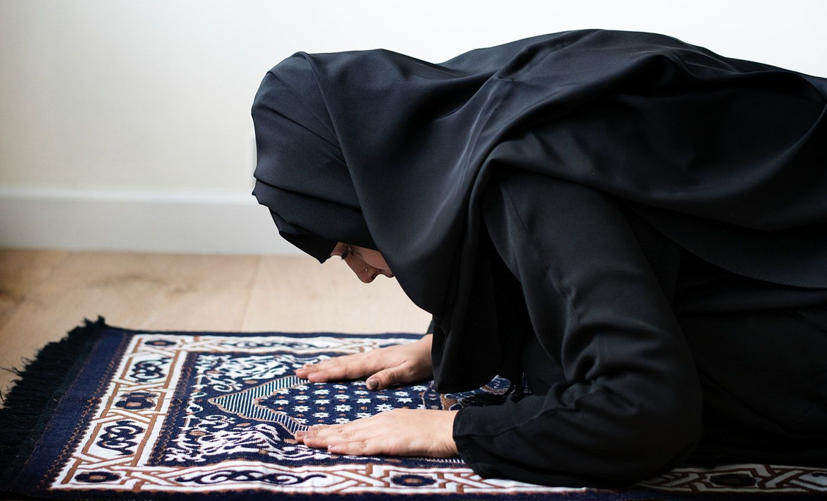 ޝައިޚް ޢަލީ ޒައިދުގެ ގަލަމުން: ނަމާދަށް ތިޔަހަދަނީ ކިހިނެއް؟