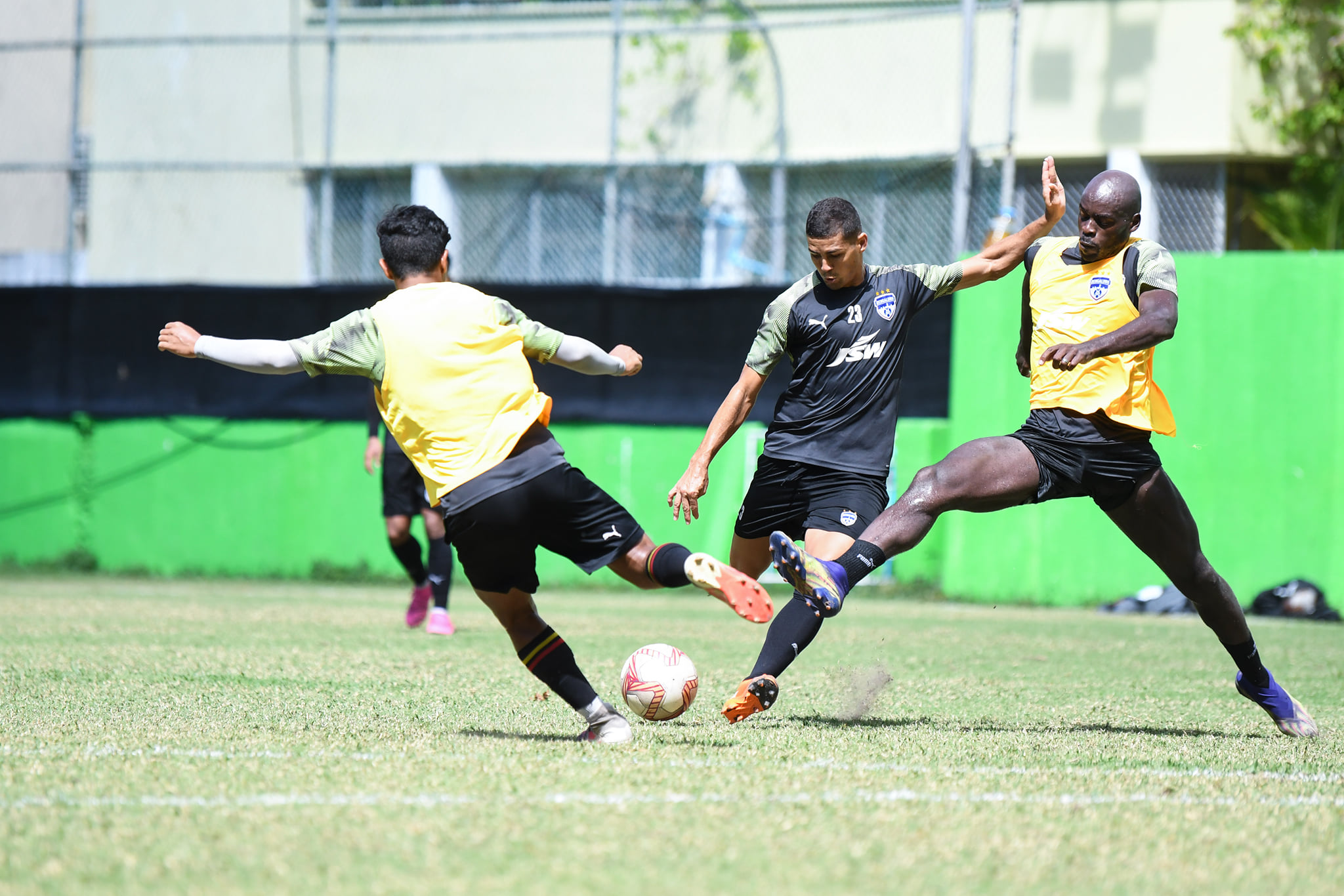 މާލޭގައި ކުޅެން ހަމަޖެއްސި އޭއެފްސީ ކަޕުގެ މެޗުތައް ފަސްކޮށްފި