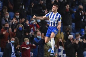 ބްރައިންޓަން އިން ޗެމްޕިއަން ސިޓީ ބަލިކޮށްފި