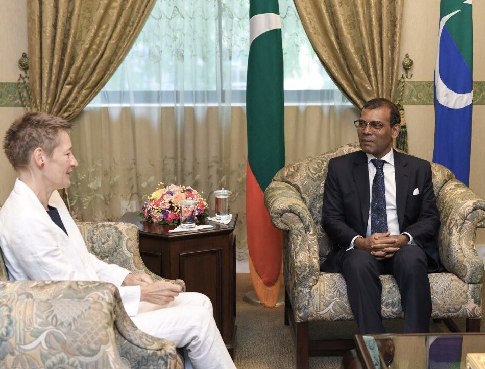 ޓެރަރިސްޓުން އިންސާފުގެ ކުރިމައްޗަށް ގެނައުމަށް އިނގިރޭސިވިލާތުން ރާއްޖެއަށް އެހީތެރި ވެދޭނެ: ކެރަން ރޯޒްލާ