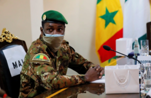 މާލީގެ ބަޢާވާތުގެ ވެރިޔާއަކީ އެގައުމުގެ ވަގުތީ ލީޑަރުކަމަށް ކޯޓުން ކަނޑައަޅައިފި