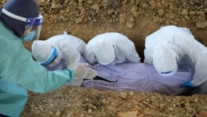 މެލޭޝިއާގައި ރެކޯޑު އަދަދަކަށް މީހުން ޕޮޒިޓިވްވެ، ކޯވިޑްބަލީގައި މީހުން މަރުވެއްޖެ