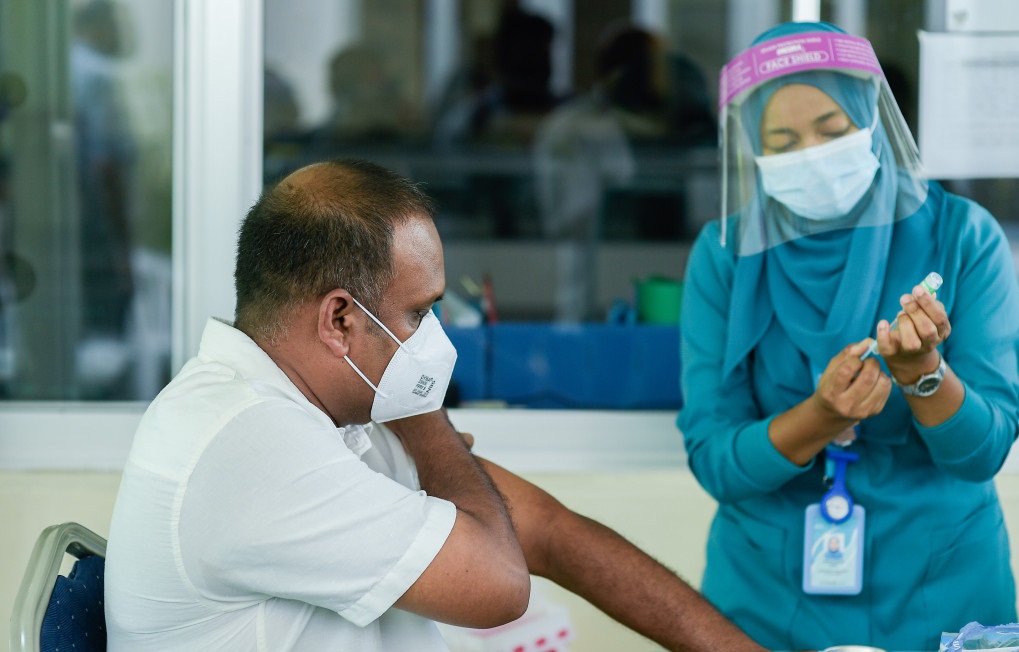 ކޯވިޑް ވެކްސިން ފުރިހަމަ ކުރި މީހުންގެ އަދަދު 136،000 އަށް