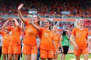 ޒެންބިއާގެ އަންހެން ފުޓްބޯޅަޓީމު ކޮޅަށް 10 ލަނޑު ޖަހައިފި