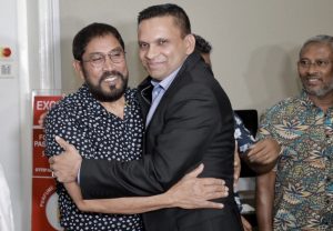 ސިޔާސީ ޕާޓީއެއް އުފައްދައި، އިތުރަށް ޚިދުމަތް ކުރުމަށް ނާޒިމް ޖޭޕީން ވަކިވެއްޖެ