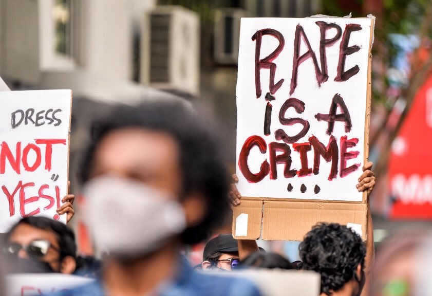 11 އަހަރުގެ ދަރިފުޅަށް ޖިންސީ ގޯނާކުރިކަމުގެ ތުހުމަތުގައި ކުއްޖާގެ ބައްޕަ ހައްޔަރުކޮށްފި