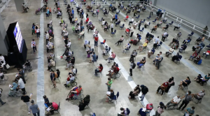 މެލޭޝިއާގެ ވެކްސިން ސެންޓަރެއްގެ 204 މުވައްޒިފުން ޕޮޒިޓިވް ވުމުން ވެކްސިން ސެންޓަރ ބަންދު ކޮށްފި