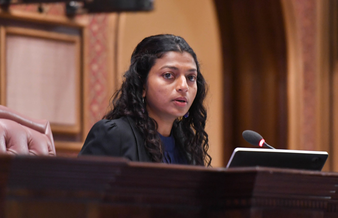 ޕްރެޝަރު ބޮޑުވެ ނަފްރަތު ބިލު އެޖެންޑައިން ނަގައިފި