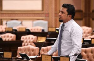 ލާމަރުކަޒީ ނިޒާމުގެ ބައްޕައަކީ އެމްޑީޕީ، ބިމުގެ މިލްކުވެރިންނަށް މިދޫކޮށްލަނީ ބާރުތައް: ޒަރީރު