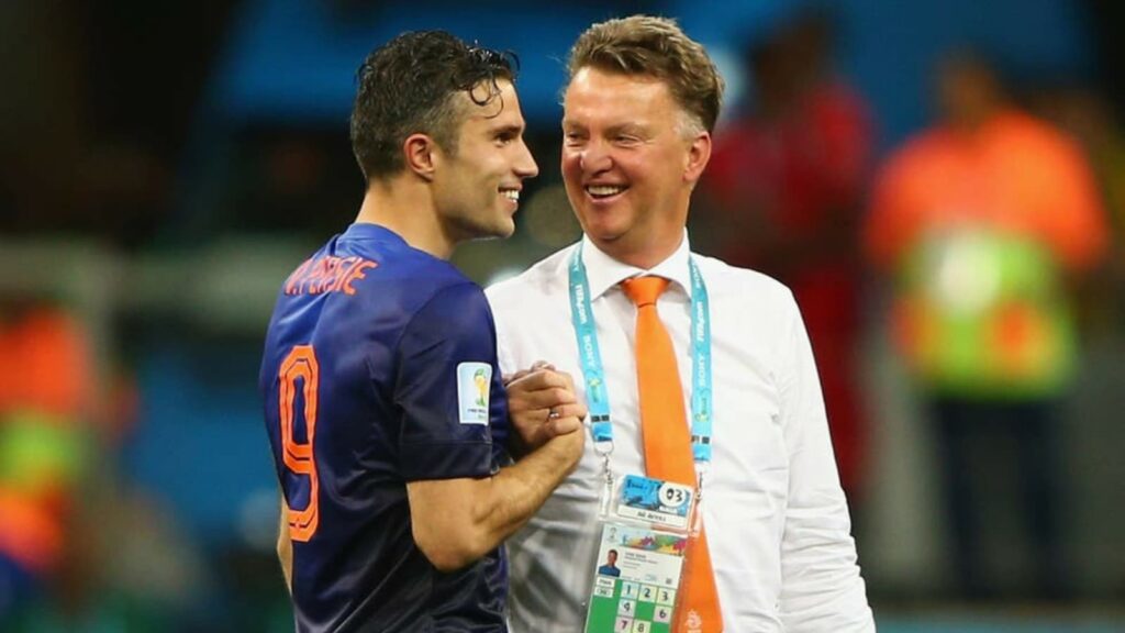 ނެދަލަންޑްސްގެ ކޯޗަކަމާއި ވެން ހާލް އަނެއްކާވެސް ހަވާލުވެއްޖެ