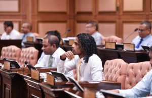 ކައުންސިލްތަކަށް، ލޯނުނަގައި، ލޯނު ދޫކުރުމުގެ ބާރުދެނީ