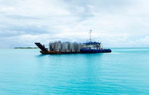 ހިތަދޫ ބަނދަރުގެ އެއްގަމުތޮށި ލުމަށް ބޭނުންވާ ބޮޑު ހިލަ ގެންގޮސްފި