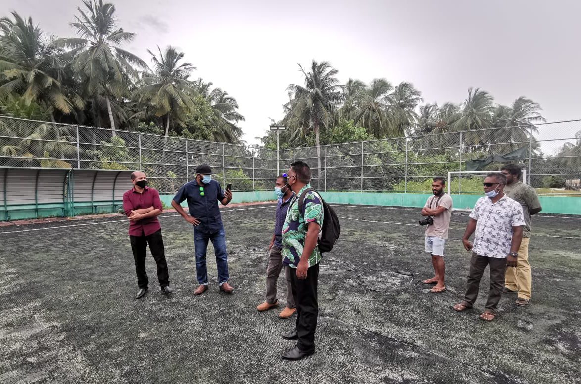 ފިއްލަދޫގައި މިހާރުއޮތް ފުޓްސަލް ދަނޑަކީ އެރަށު ޒުވާނުންނަށް ހައްޤު މިންވަރެއްނޫން: ޝުޖާ