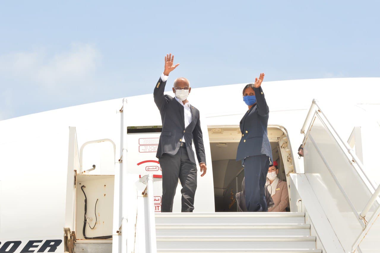 ރައީސް ސޯލިހުގެ ދެކަނބަލުން ނިއުޔޯކަށް ފުރާވަޑައިގެންފި