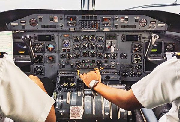 ޑޭޝް-8 ގެ ކެޕްޓަނުންގެ މުސާރަ ބޮޑުނުކޮށްފިނަމަ ވަޒީފާއަށް ނުނިކުންނަން ނިންމައިފި