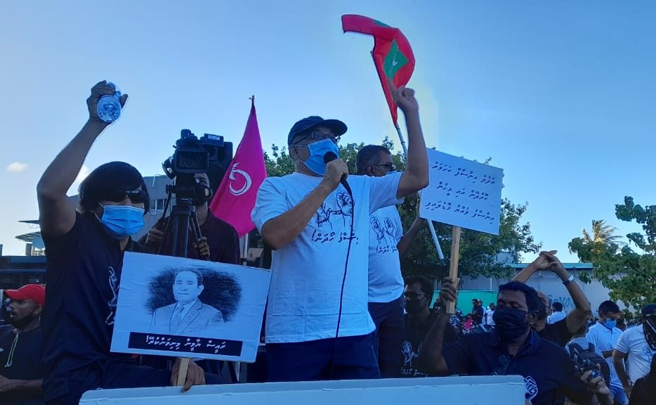 އަޅުގަނޑު ދެން ފެންނާނީ މަގުމަތިން، އަނިޔާކުރަމުން ދަނީ ހައްދެއްނެތި: ޖިހާދު