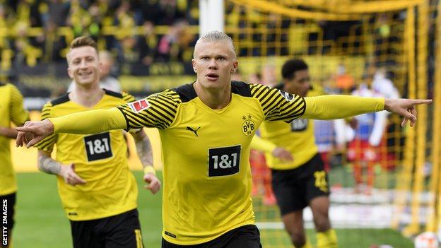 ހާލަންޑުގެ ދެ ލަނޑާއިއެކު ޑޯމަންޑުން އެއްވަނަ އަށް