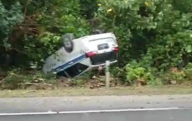 ބާރު ސްޕީޑުގައި ދުއްވާފައިދިޔަ ފުލުހުންގެ ވެހިކަމެއް ފުރޮޅާލައިފި